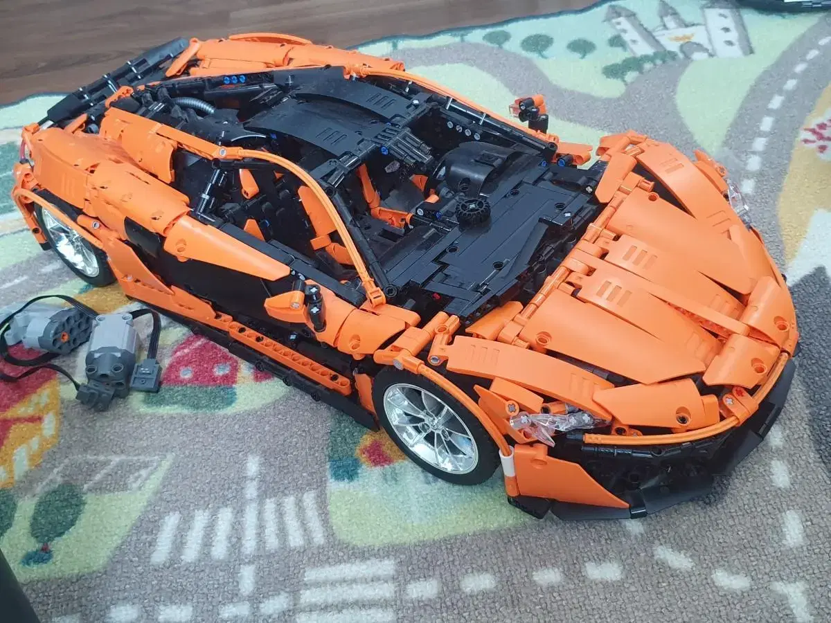 LEGO Molded King McLaren