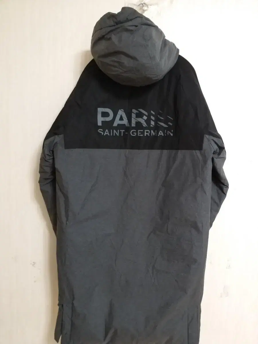 Men's Paris Saint-Germain Duck Down Long Padded Jacket (New Condition.105)