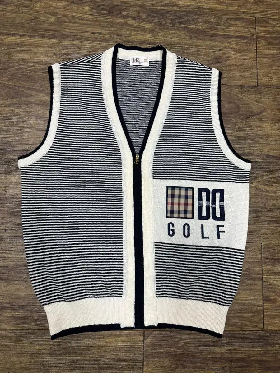 Dak's Golf Knit Vest