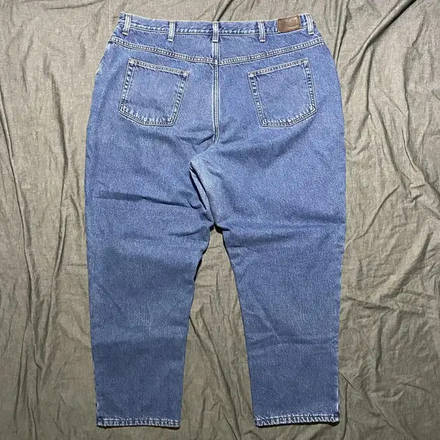 L.L. Bean Dbl. Rlxd. Fit Pants Sz. W22