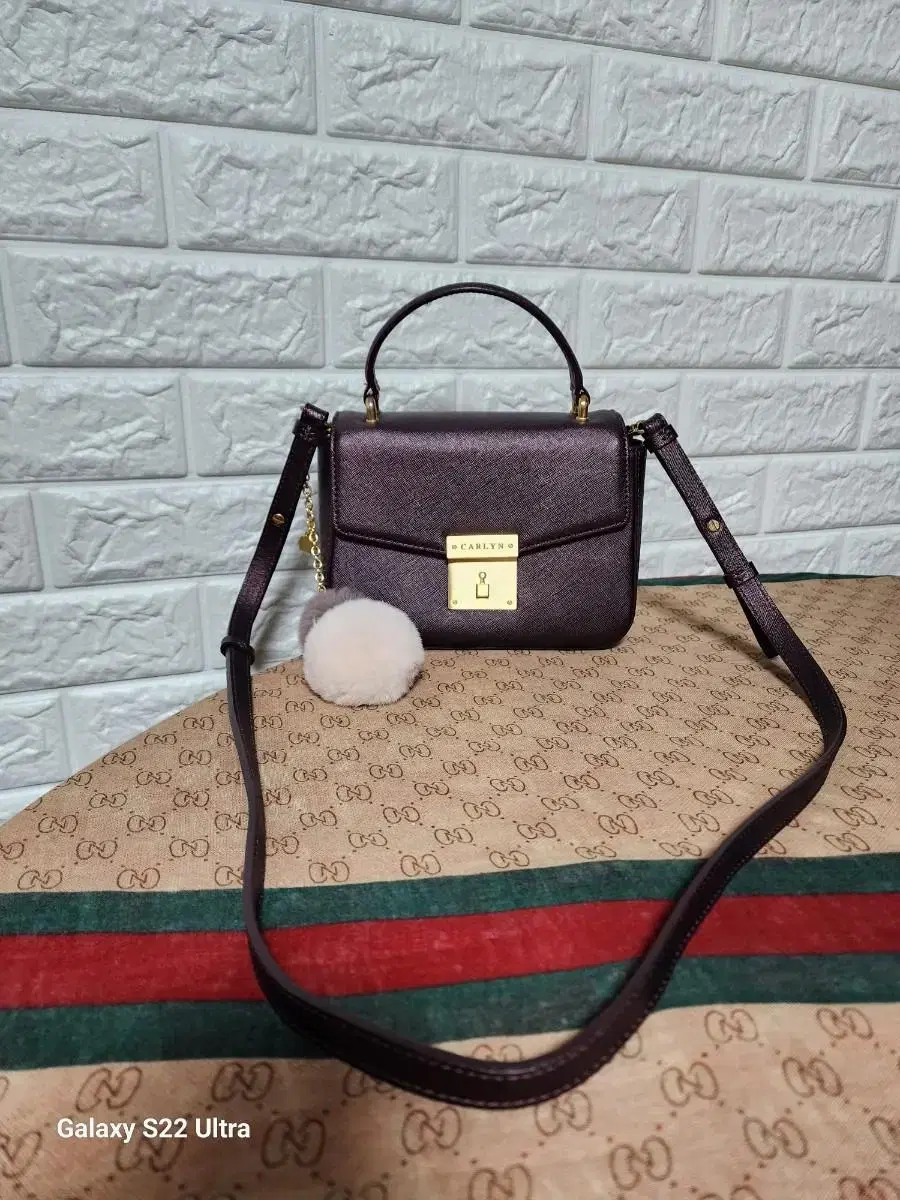 Almost New) Carlin Genuine Women's Leather Crossbody Bag