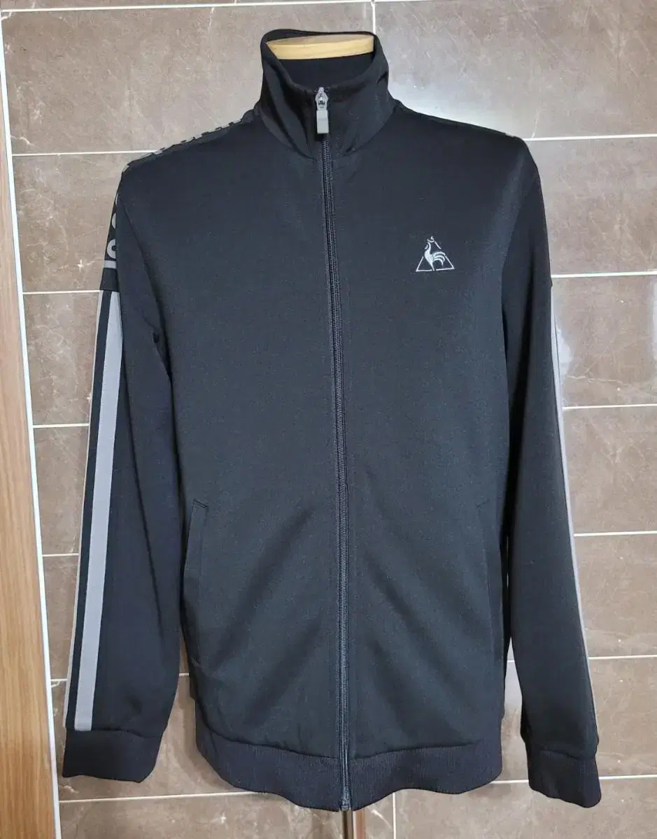 (Men's size 95) Le Coq Training Zip Up