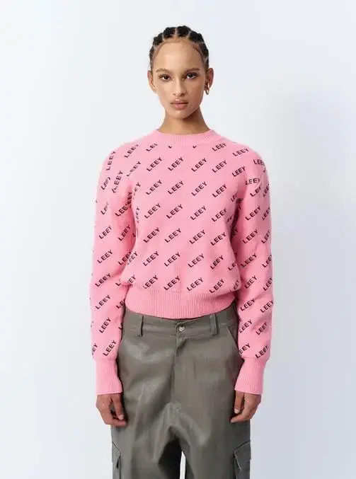 [LEEY] ALLOVER LOGO KNIT PINK