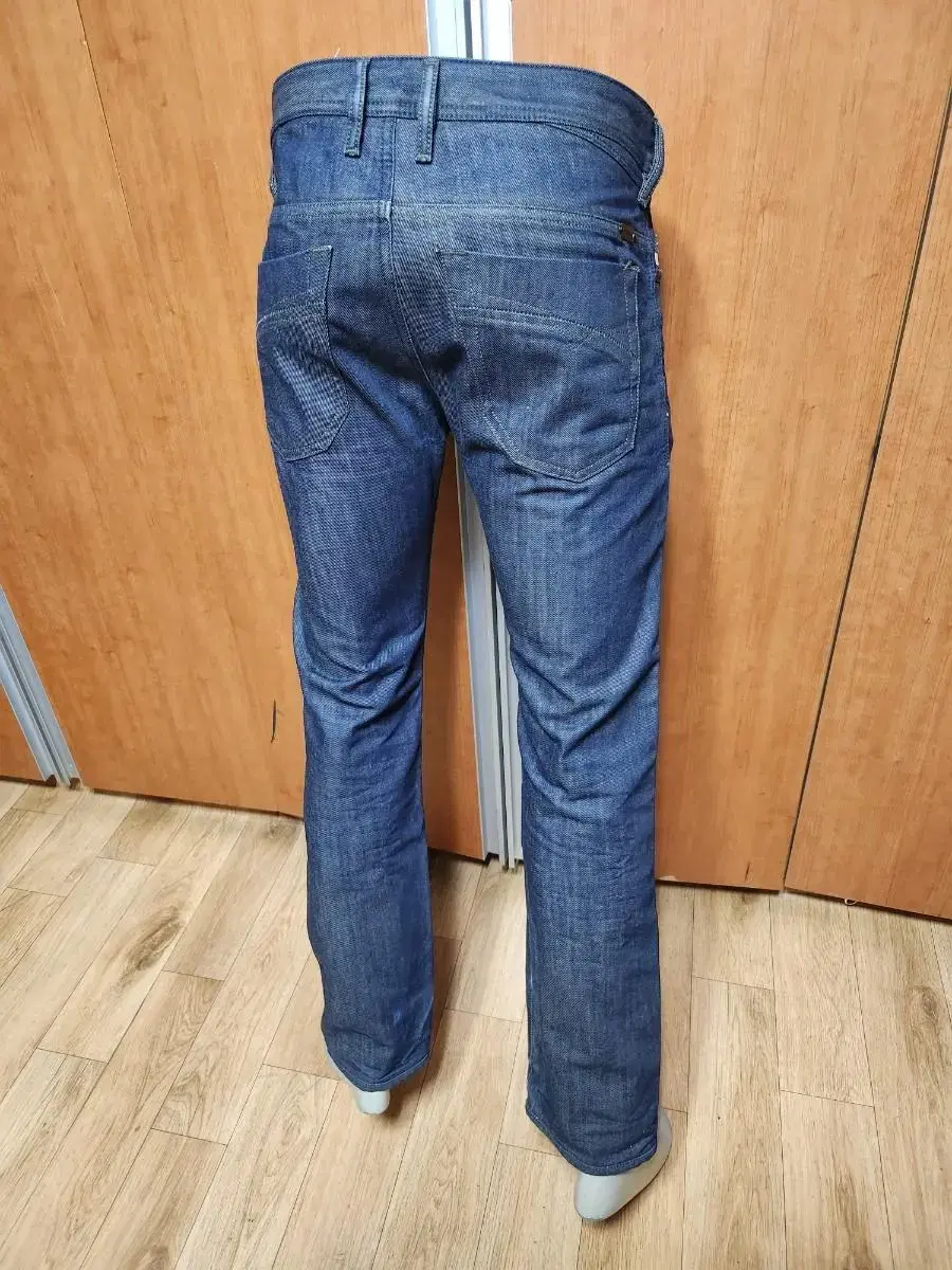 DIESEL IAKOPDiesel YakopSelvageJeans31 is