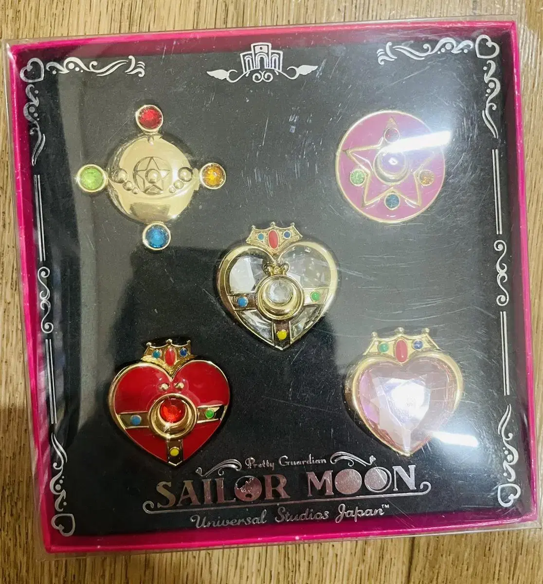 2019 USJ Sailor Moon Pin Badge Set