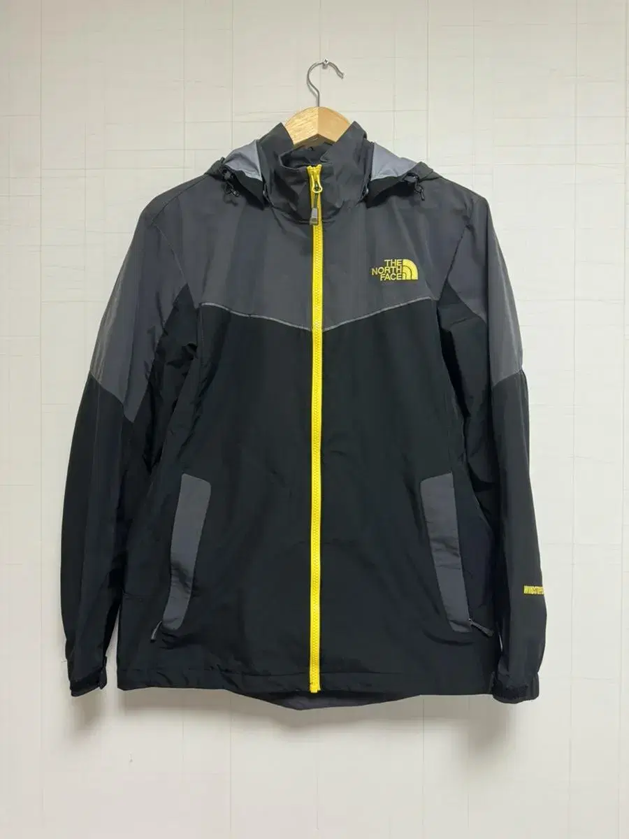 The North Face Windbreaker 95