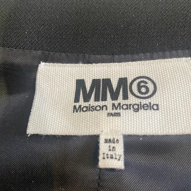 MM6 Maison Margiela 검정색 블라우스