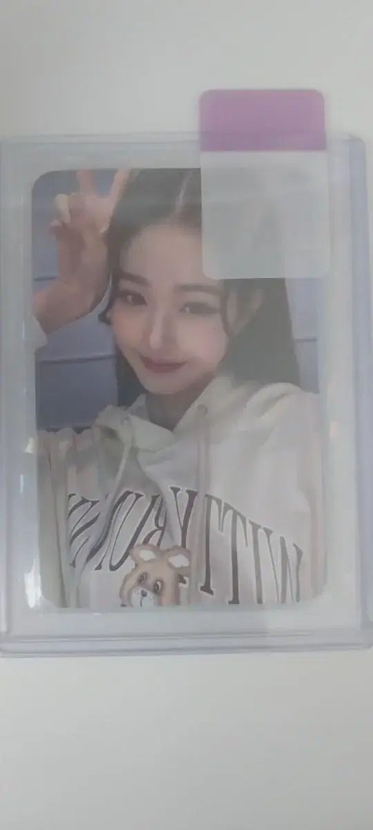 I'm looking for the person who bought the key wonyoung photocard lol