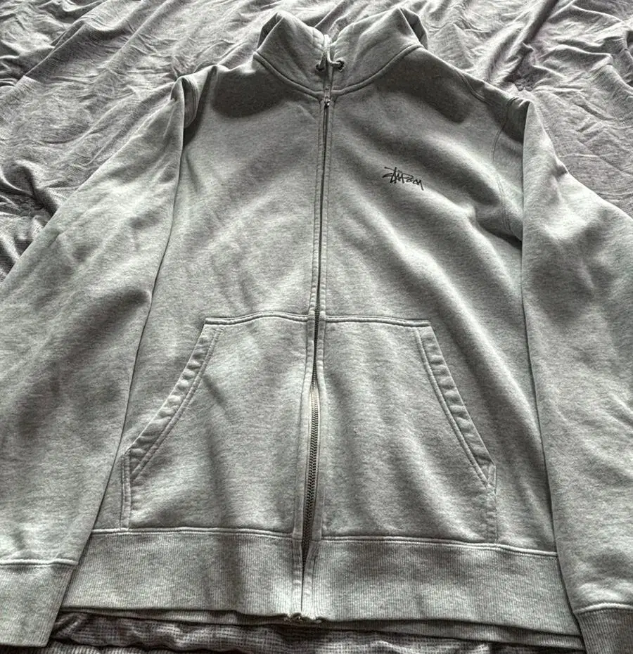 105) Stussy Big Logo Gray Hoodie Zip Up