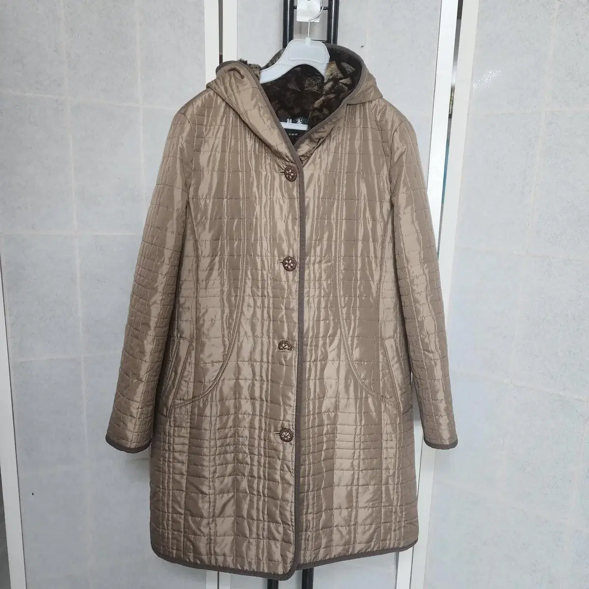 Ribbon puffer coat77 light and warm with jewelry buttons Fur-lined maternity coat