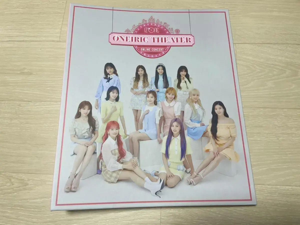 IZ*ONE binder wts (with photocard)