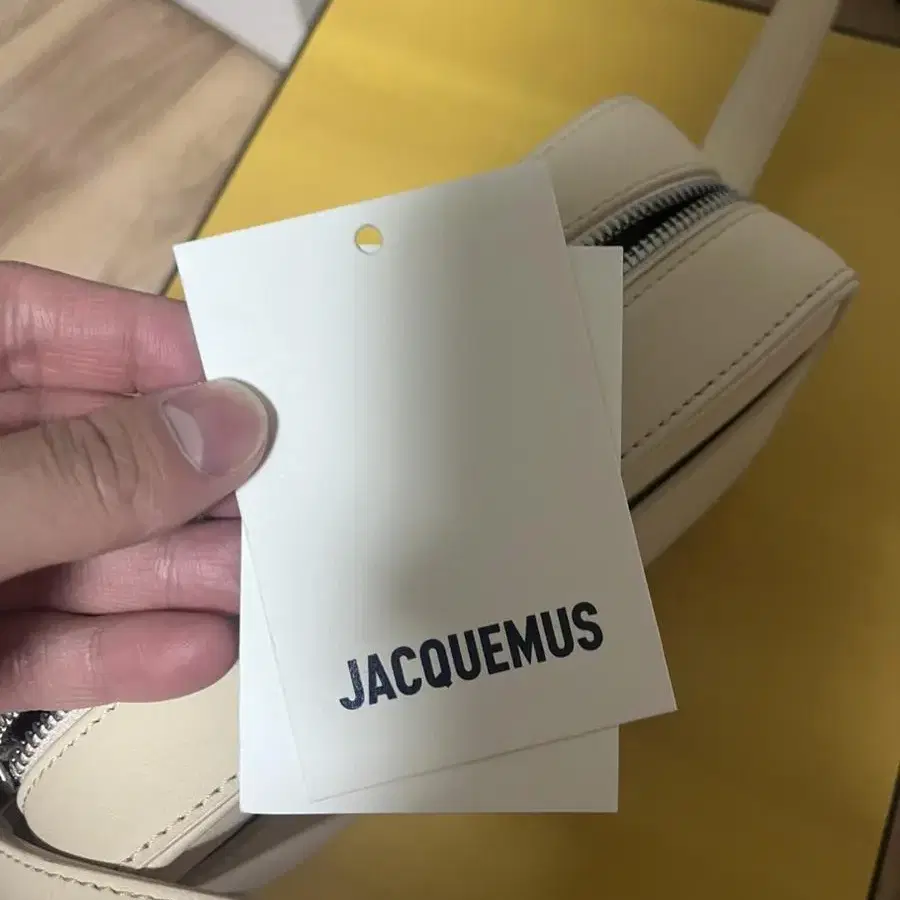 자크뮈스 (jacquemus) 가방 le baneto 급처분