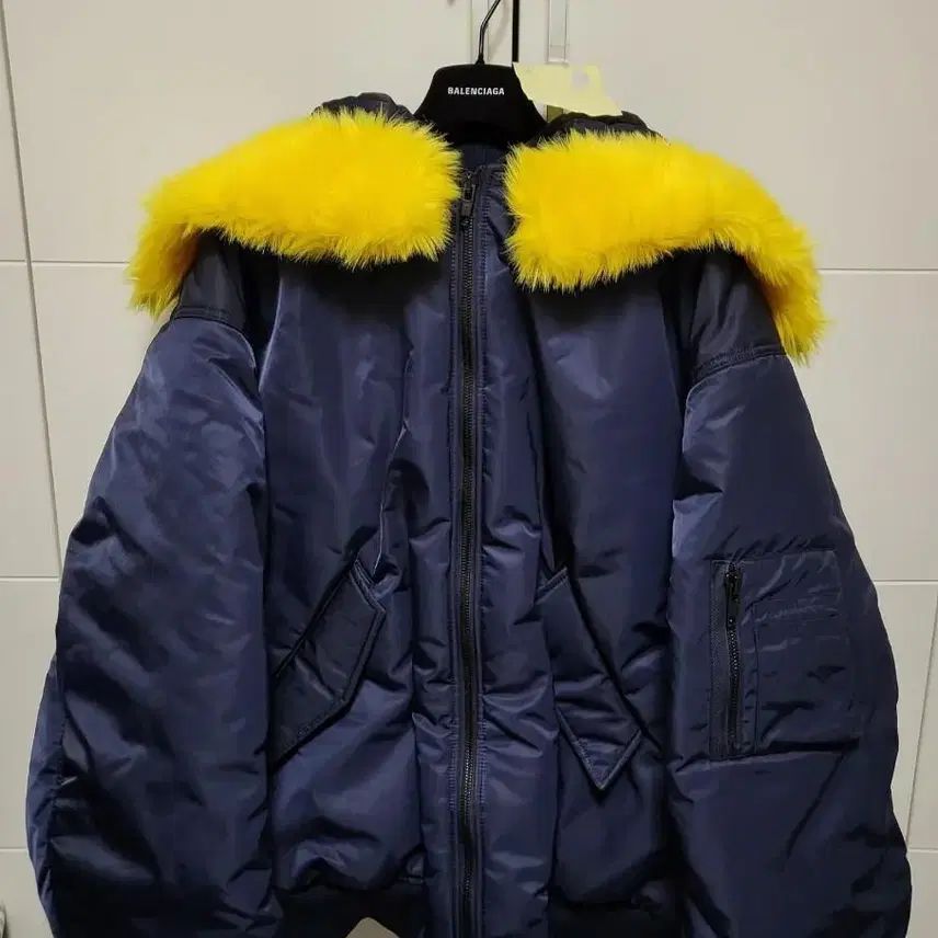 발렌시아가 [S] 후디드 봄버 항공 점퍼 새상품 사진 1