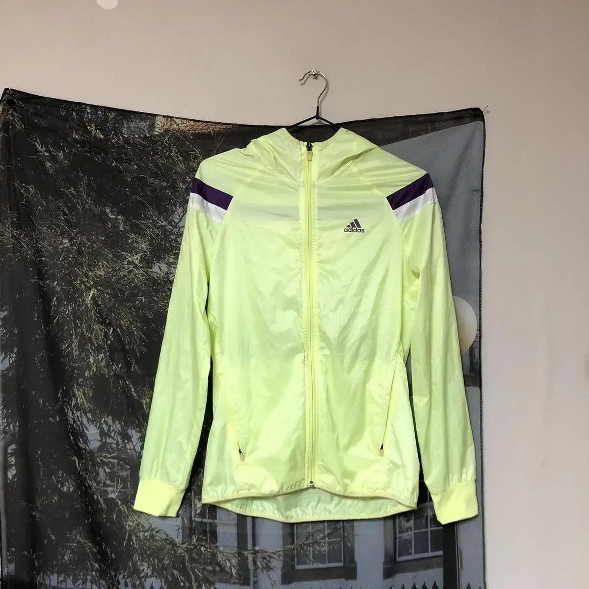 Vintage Adidas anthem lime windbreak