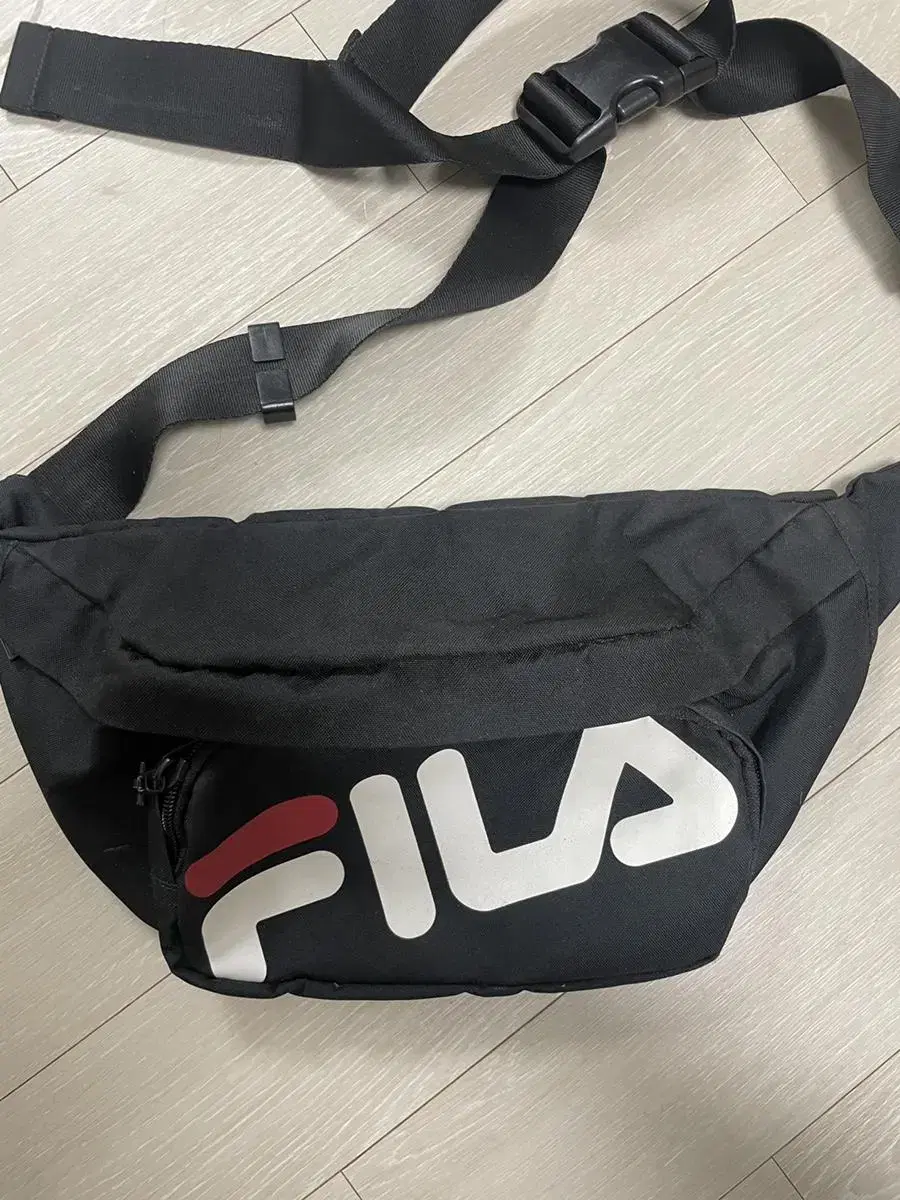 휠라(FILA)힙색