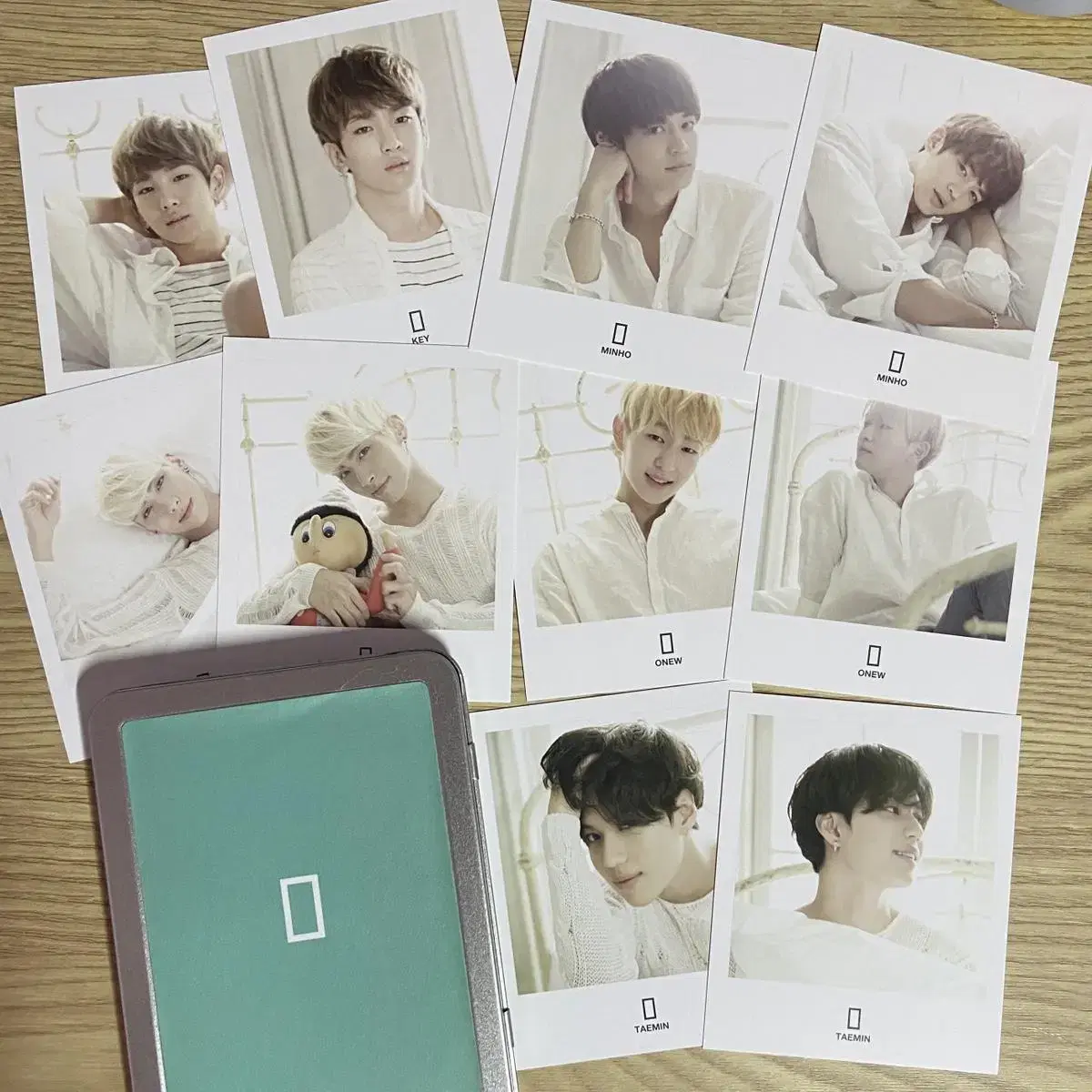 Shinee Evelva Goods Tin Case polaroid Postcard