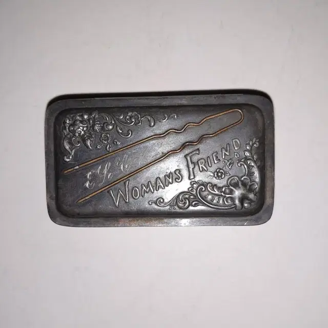 ANTIQUE hairpin case