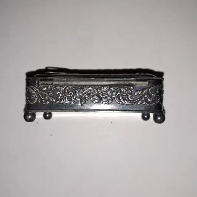 ANTIQUE hairpin case