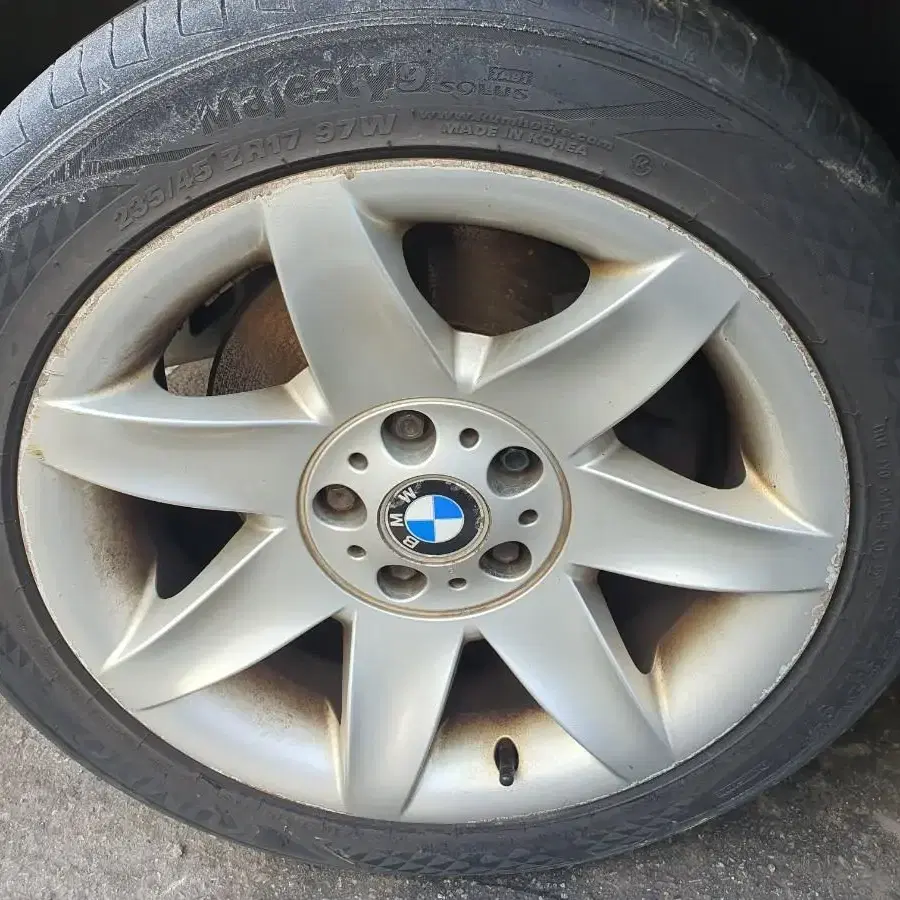 bmw530i e39 2002년식  휠타이어