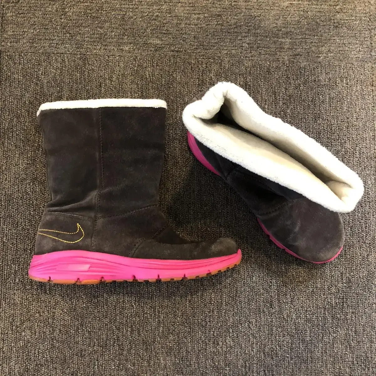 Vintage Nike pink brown fur boots