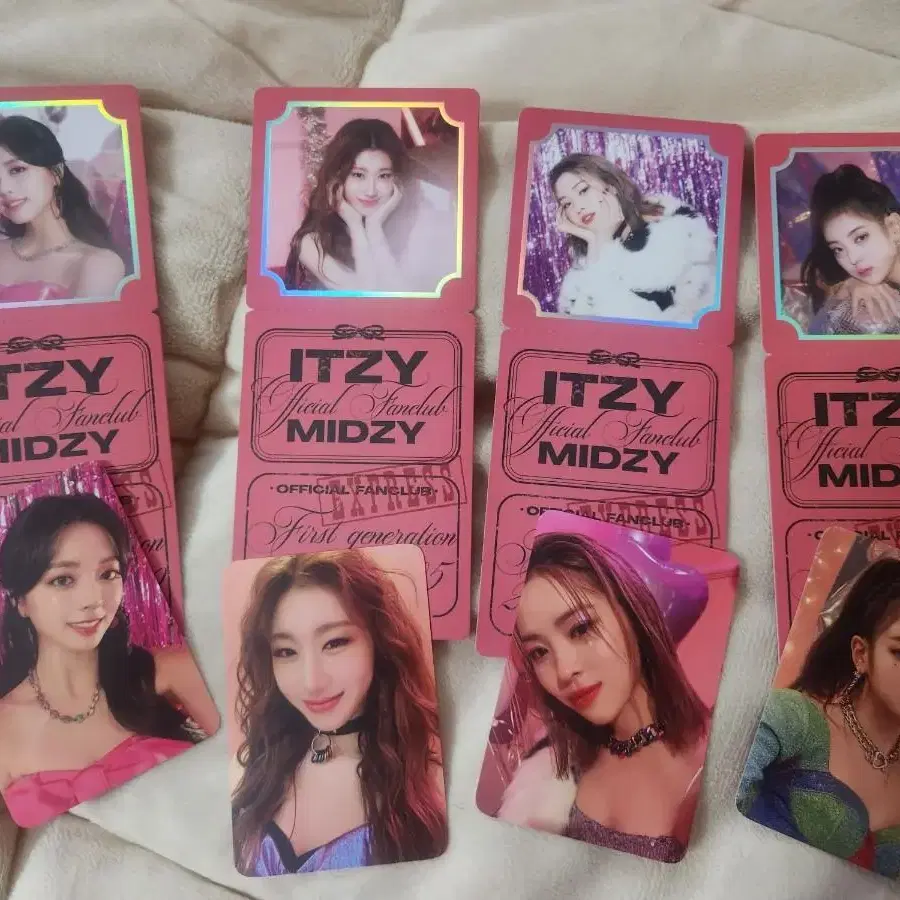 (있지 itzy) 믿지 1기 포카_류진.리아.유나.채령