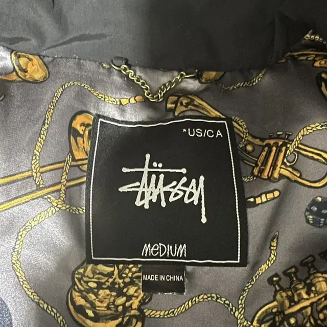 stussy 패딩 조끼 M사이즈