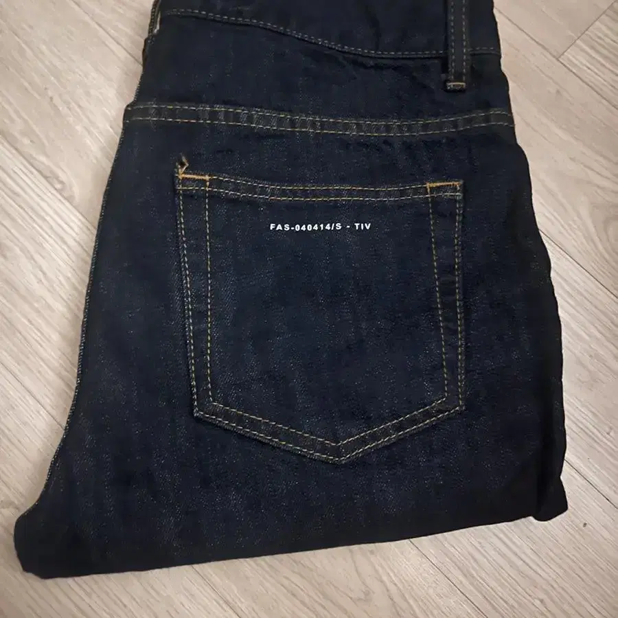 페이탈리즘 Moderation indigo straight fit(s)