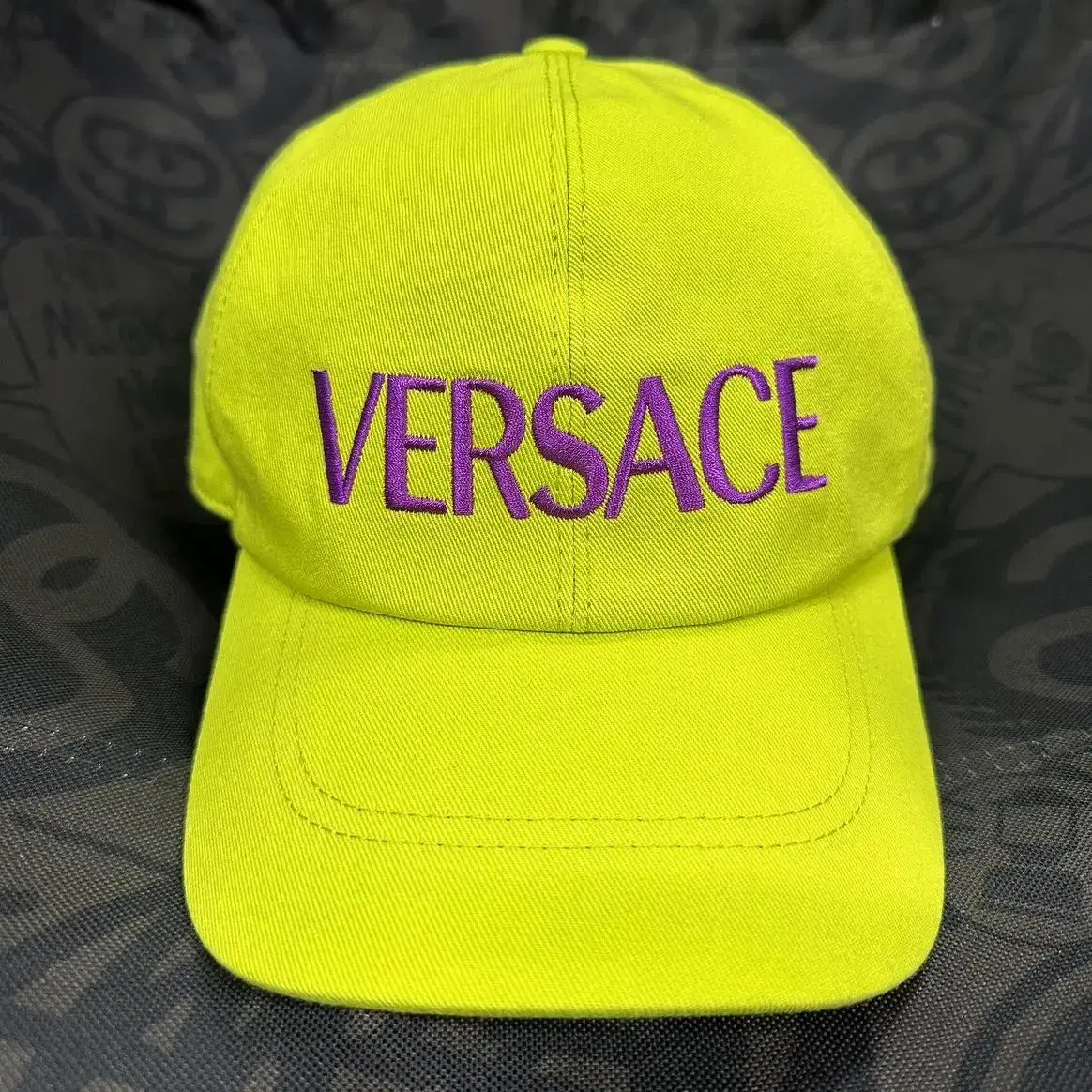 베르사체 볼캡 versace spell out ball cap