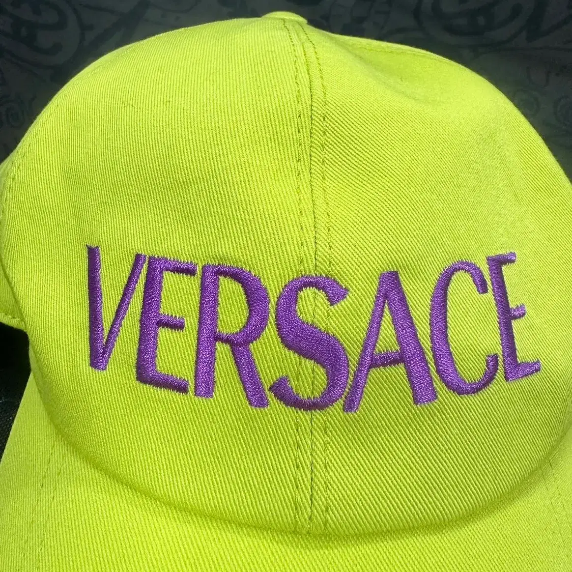 베르사체 볼캡 versace spell out ball cap