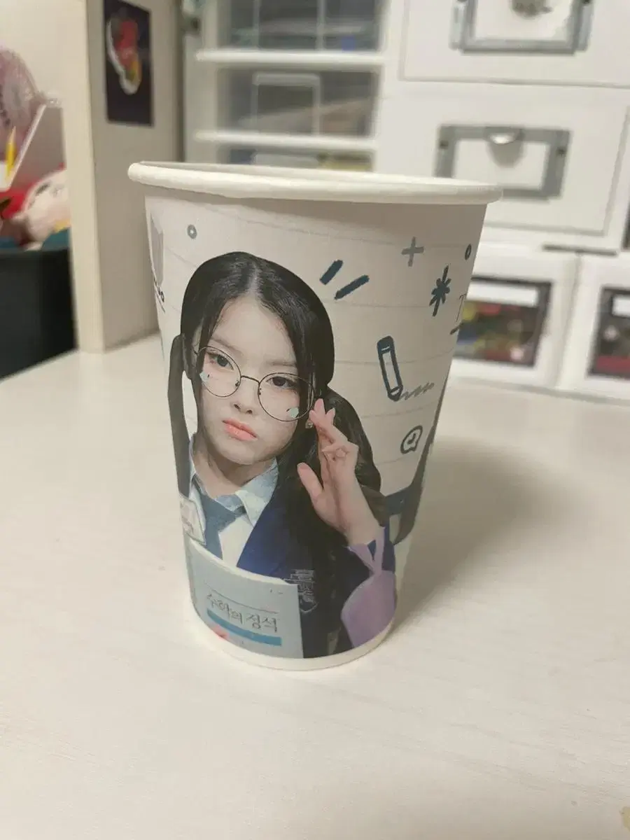 NMIXX jiwoo rawka paper cups