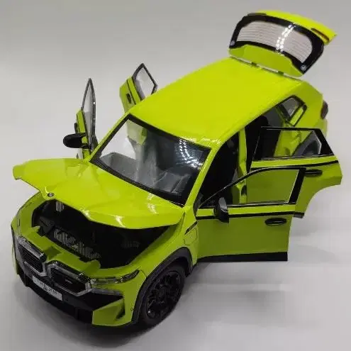 1:24사이즈 BMW XM SUV 다이캐스트 그린 미사용 새제품