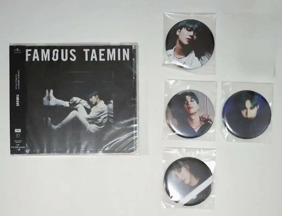 Shinee taemin Famous sealed album, random hand mirror