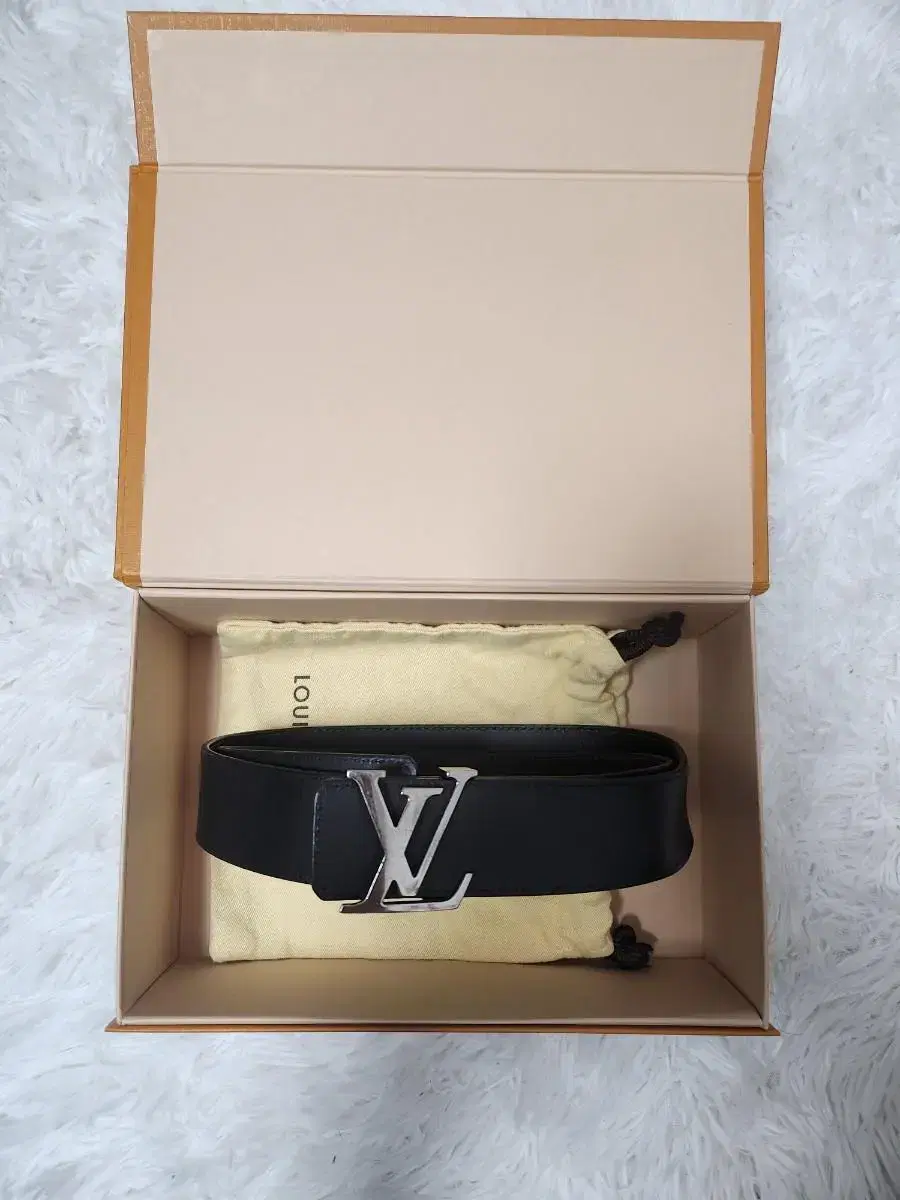 [95] Louis Vuitton Reversible Belt