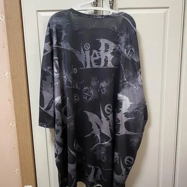 NieR clothing 반집업