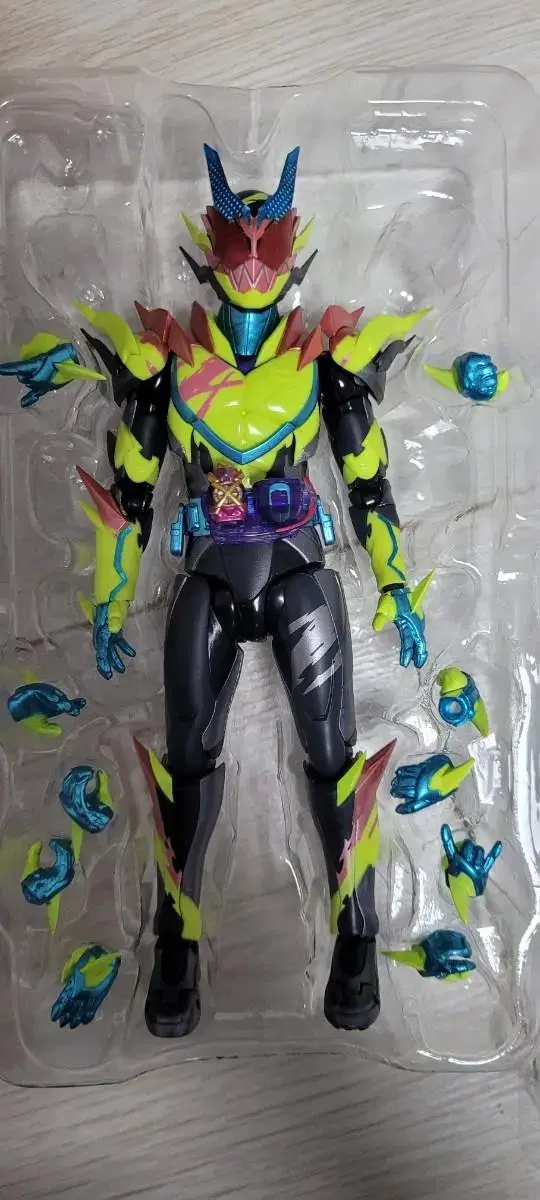 SHF 가면라이더 리바이스 썬더게일 팝니다