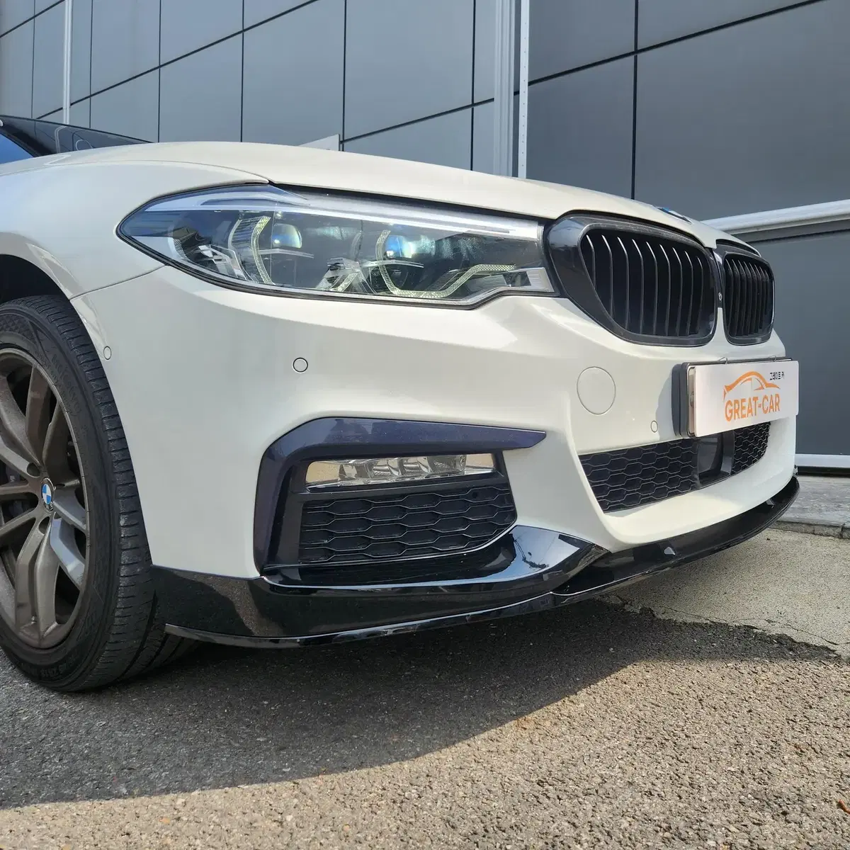 BMW G30프론트립 5시리즈 퍼포먼스 전용 유광블랙