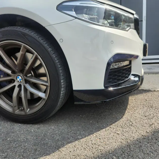 BMW G30프론트립 5시리즈 퍼포먼스 전용 유광블랙