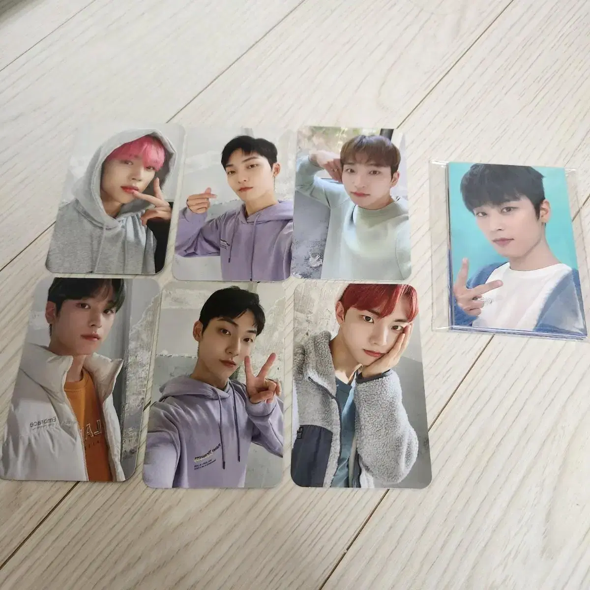 (Chapter 17 in bulk) The Boyz Hang Ten and Lapotisel photocard wts