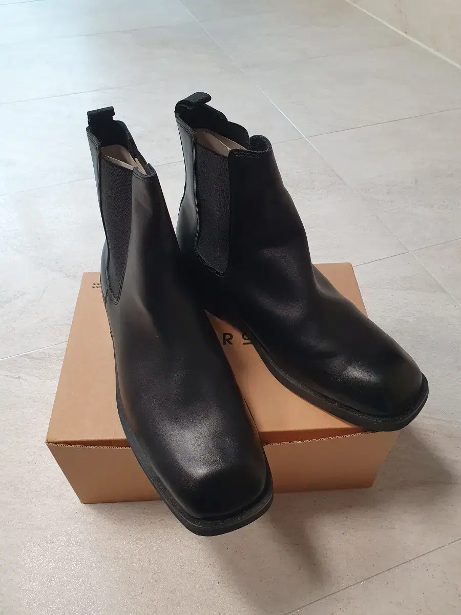 Chelsea Boot Walker280