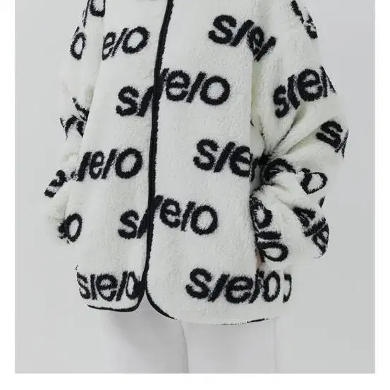 seo 에스이오 후리스 LOGO FLEECE JACKET IVORY