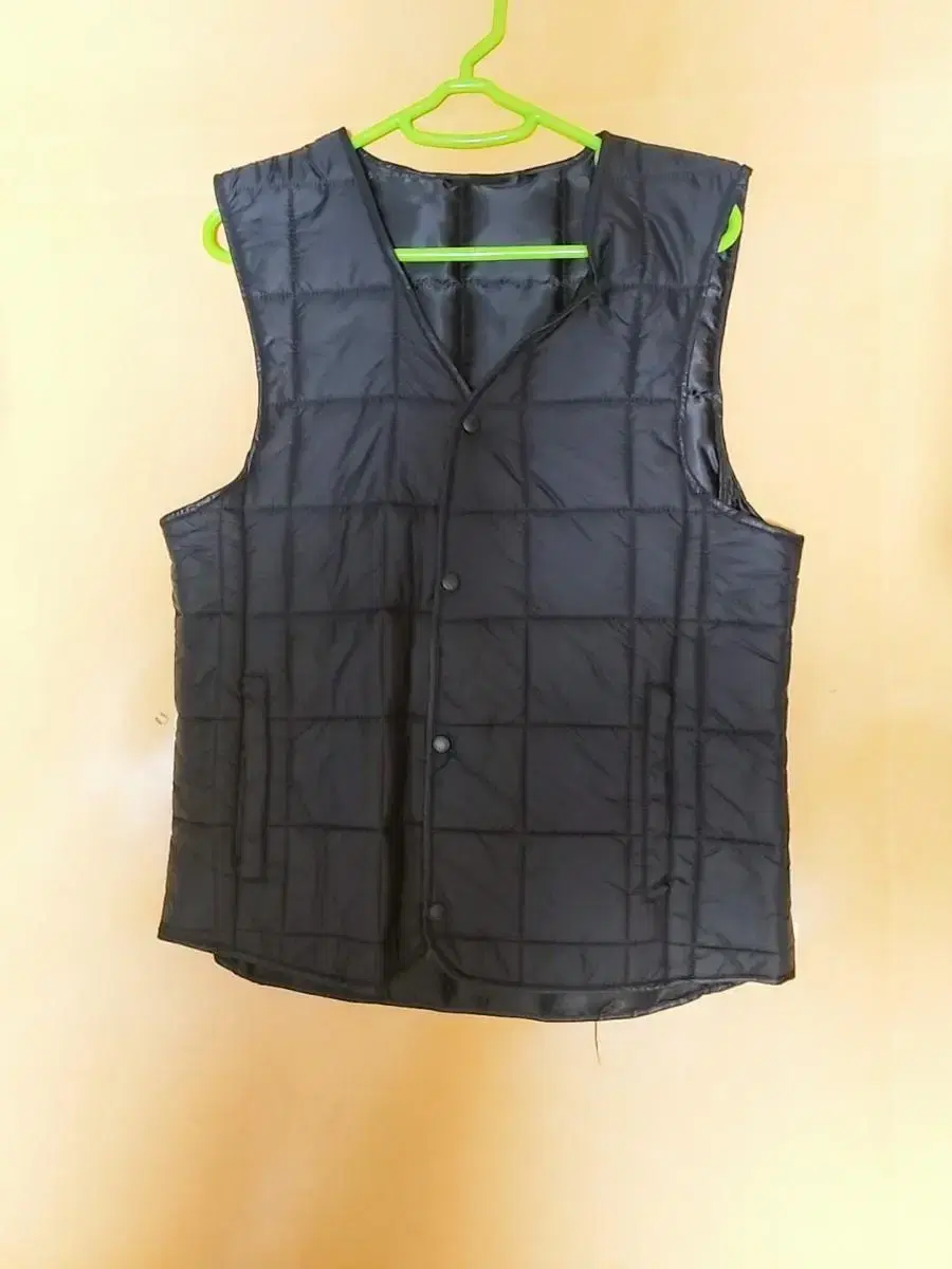 Black quilted jo vest