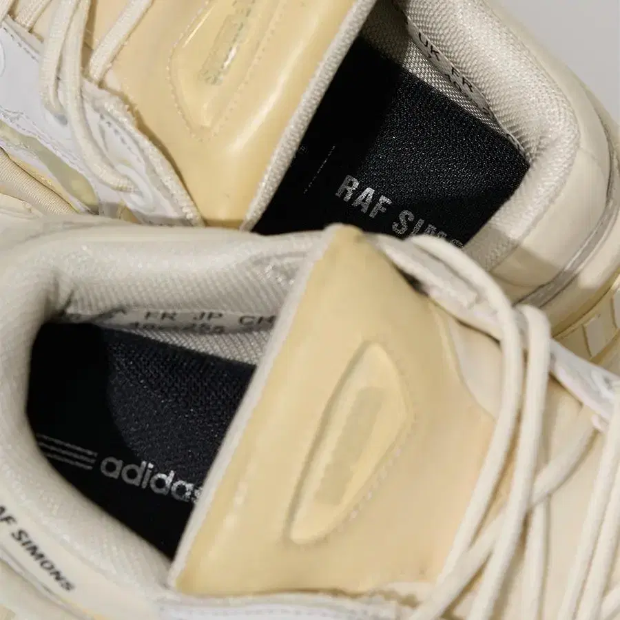 RAF SIMONS X ADIDAS SNEAKERS 255