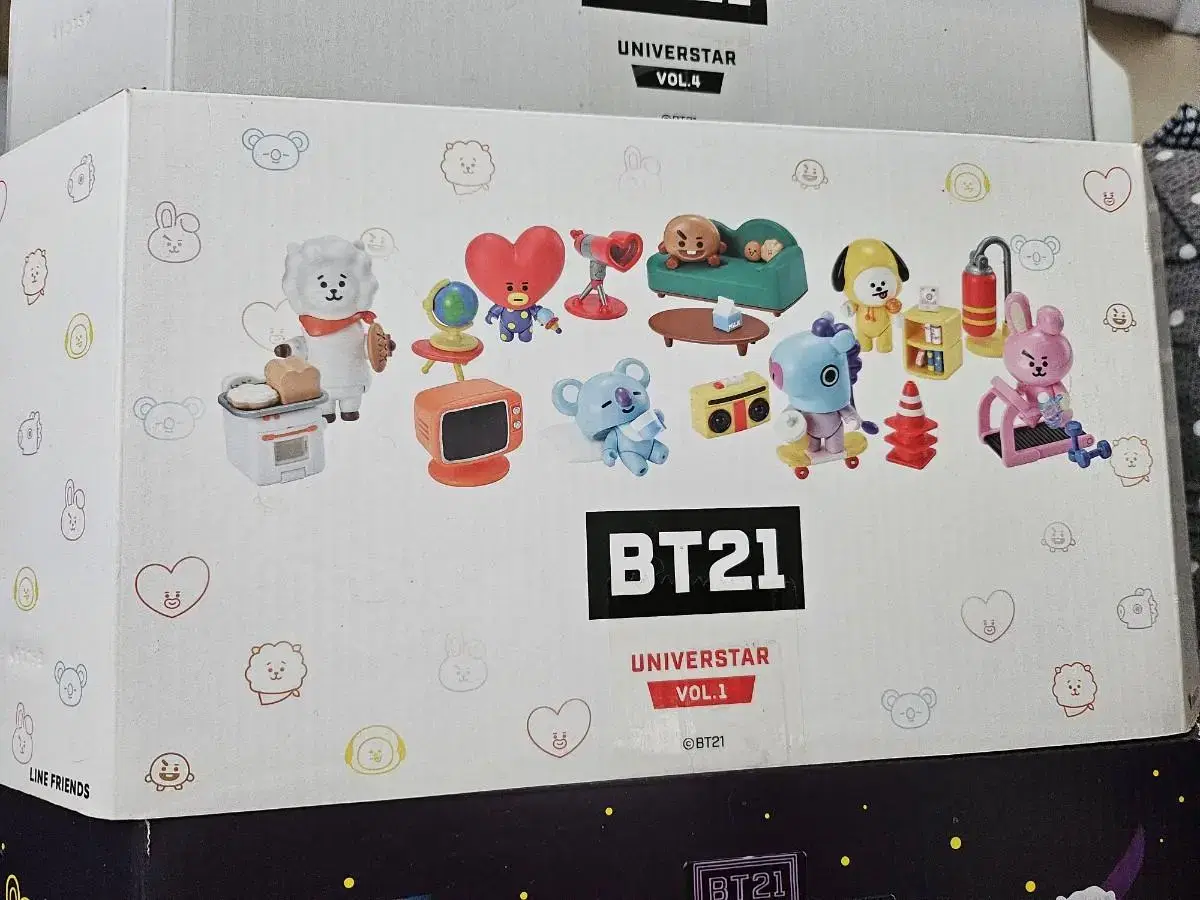 BT21 Figure Set