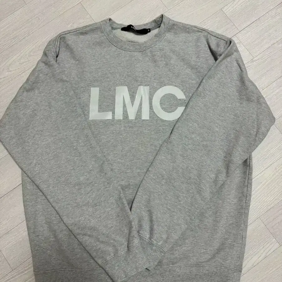 Lmc맨투맨 m