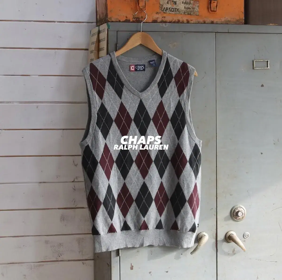 (Worn) CHAPS Argyle V-Neck Knit Vest (Men's 100)