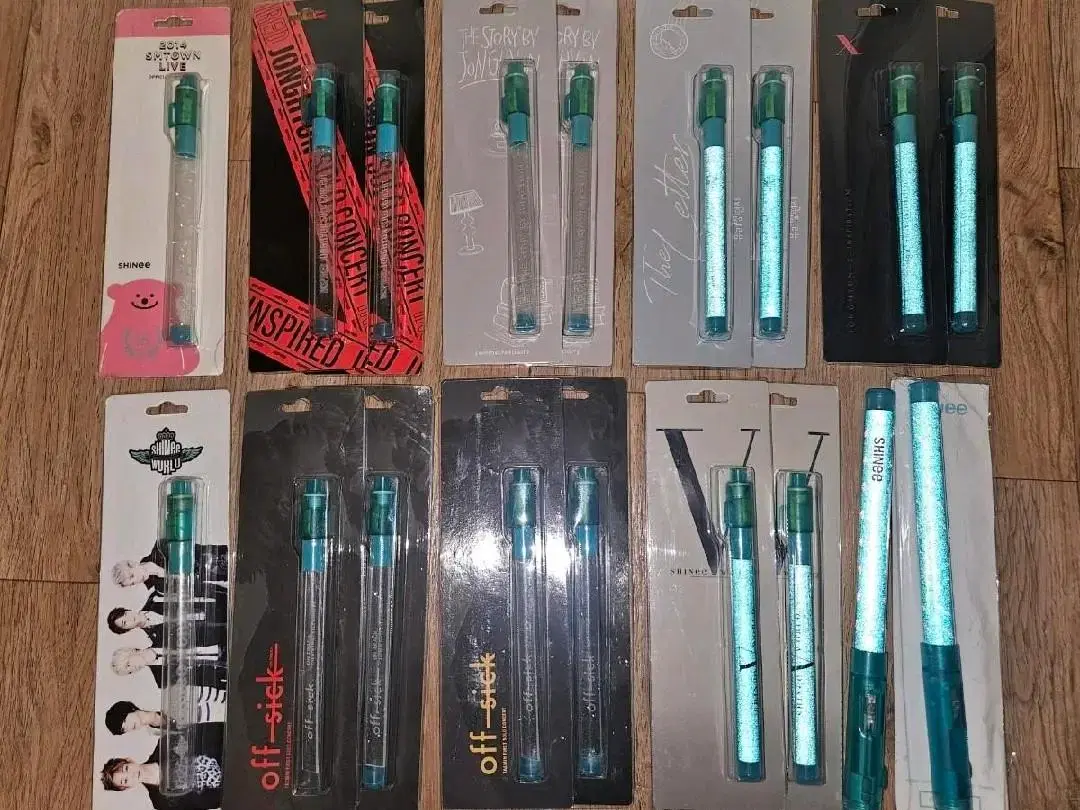 Bulk of 20 Shinee Stick Glow Sticks