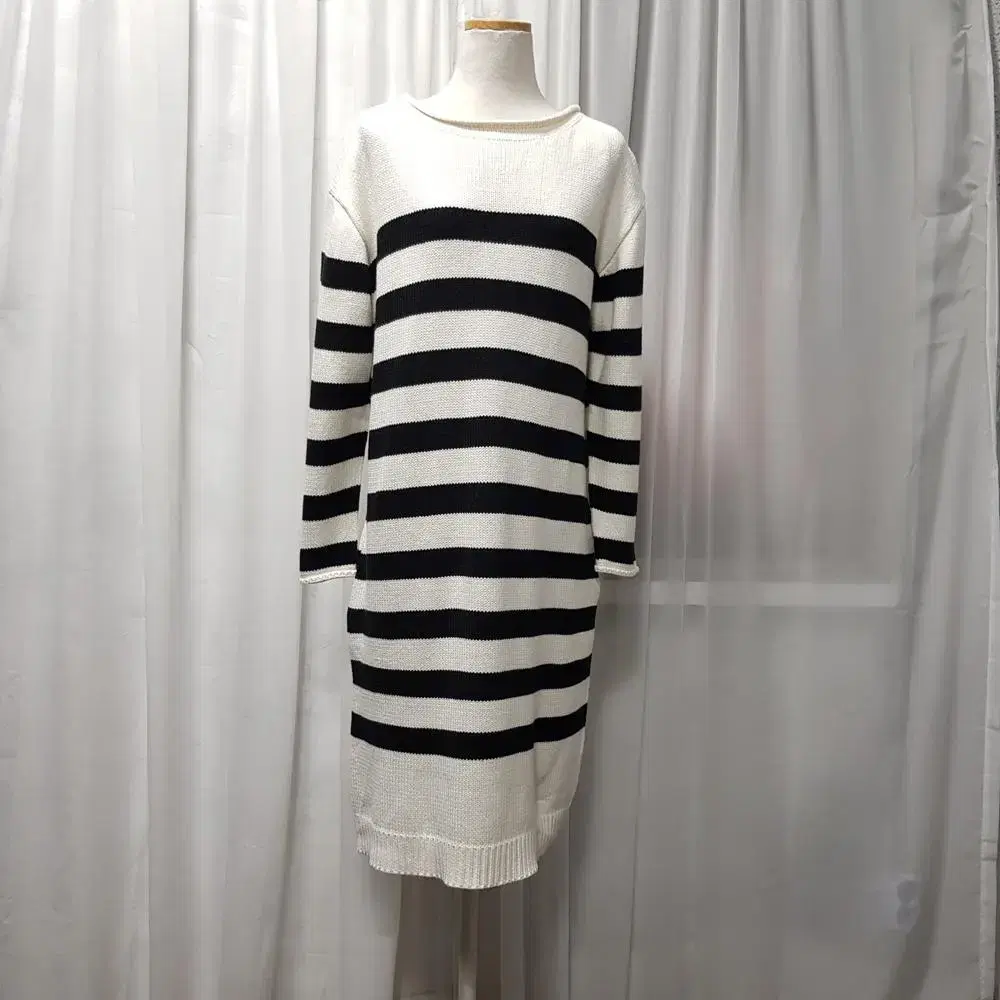 Vintage Stripe Pattern Loose Fit Long Sleeve Knit Midi ONEPIECE WF C874