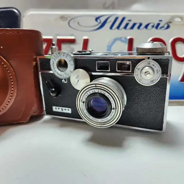 앤틱/빈티지 미국 Argus C3 35mm 브릭카메라와 B급 가죽케이스