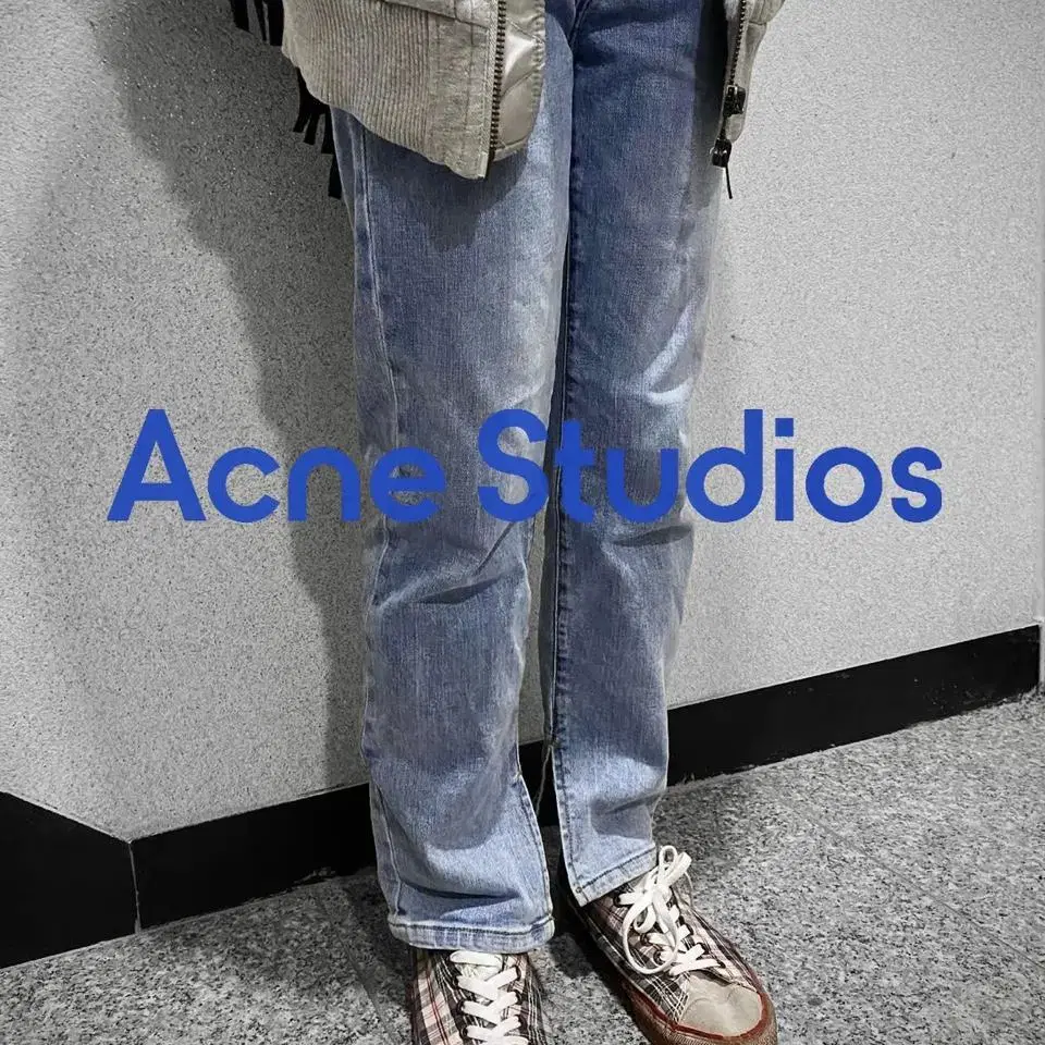 ACNE STUDIO 아크네 스튜디오 크롭 절개 디테일 데님 팬츠 청바지