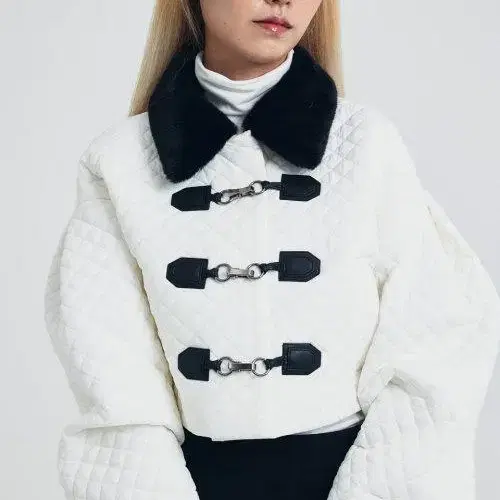 쎄이연 Quilted Cropped Jacket  크롭자켓